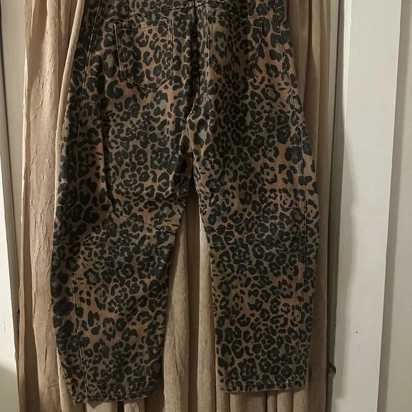 Amazon Leopard Print Ankle Barrel Jeans - Picture 2 of 3